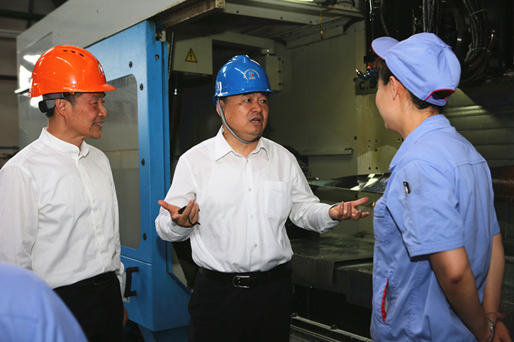 ������18��������һ������ְԱ���뽻��